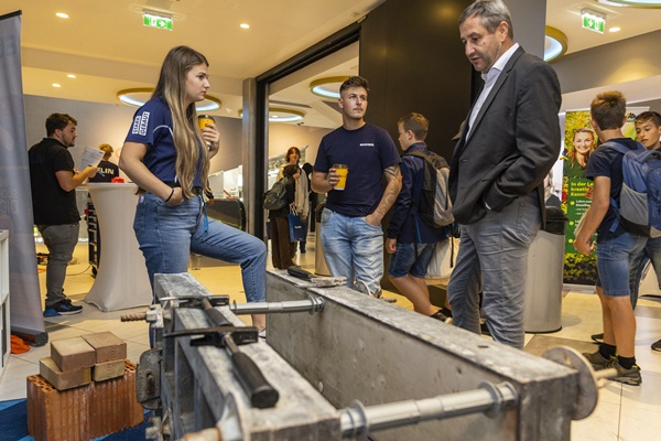 Karriereforum Lehre Cineplexx Airport Salzburg, 20230928 Foto: wildbild, Herbert Rohrer
