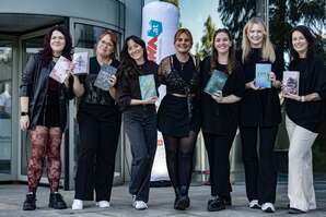 New Adult Booktalk, Salzburger Nachrichten, 20250918,  (c) wildbild