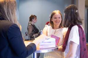 New Adult Booktalk, Salzburger Nachrichten, 20250918,  (c) wildbild